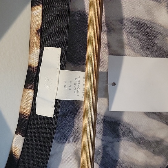 H&M satin leopard midi - Picture 2 of 2